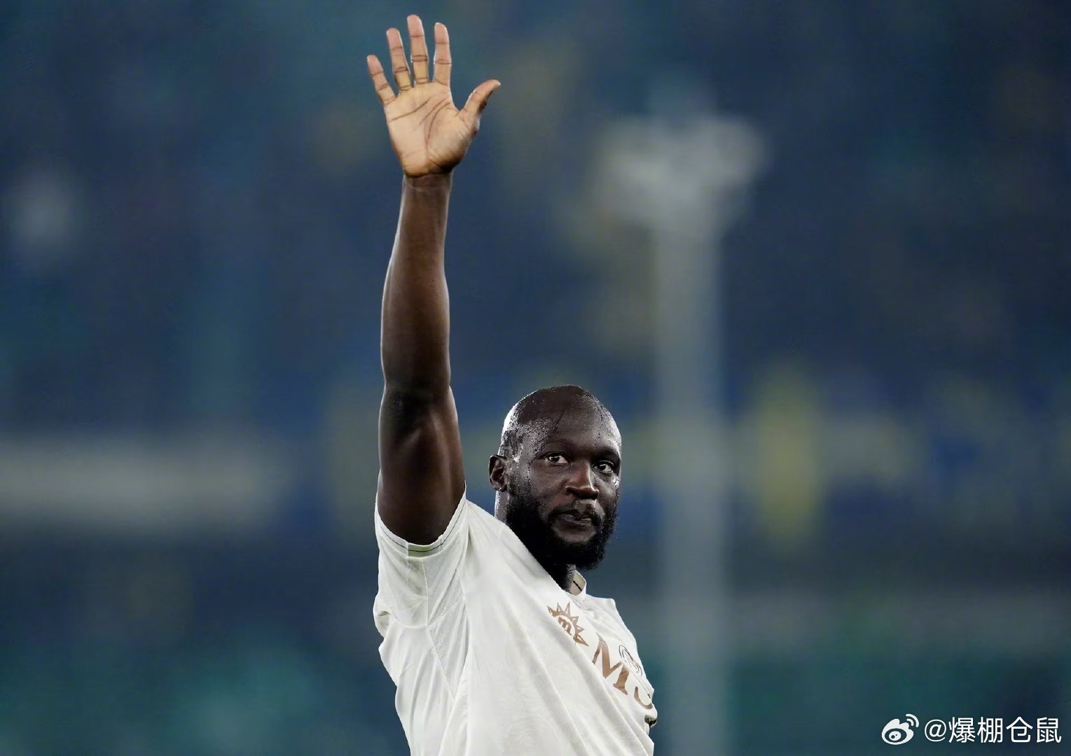 【第三次】外媒：那不勒斯因为卢卡库拒绝归队正考虑采取法律行动，包括解除合同。据报