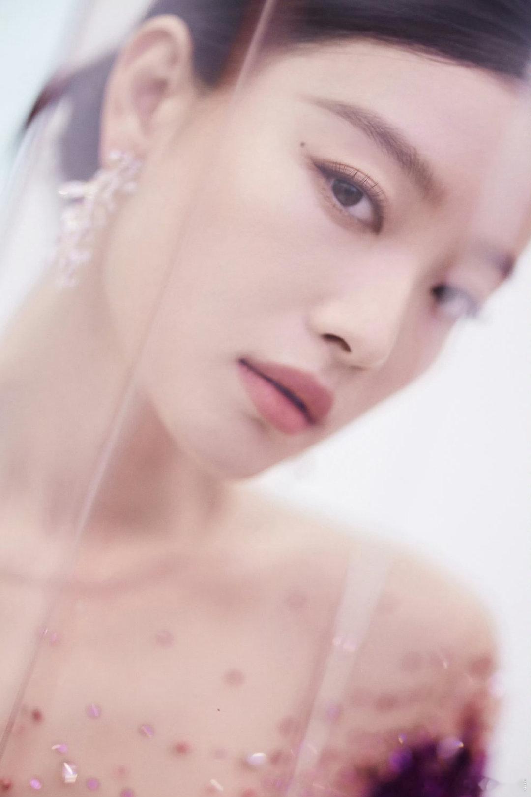 #倪妮#这纱裙好适合她啊，气质优雅，美美哒​