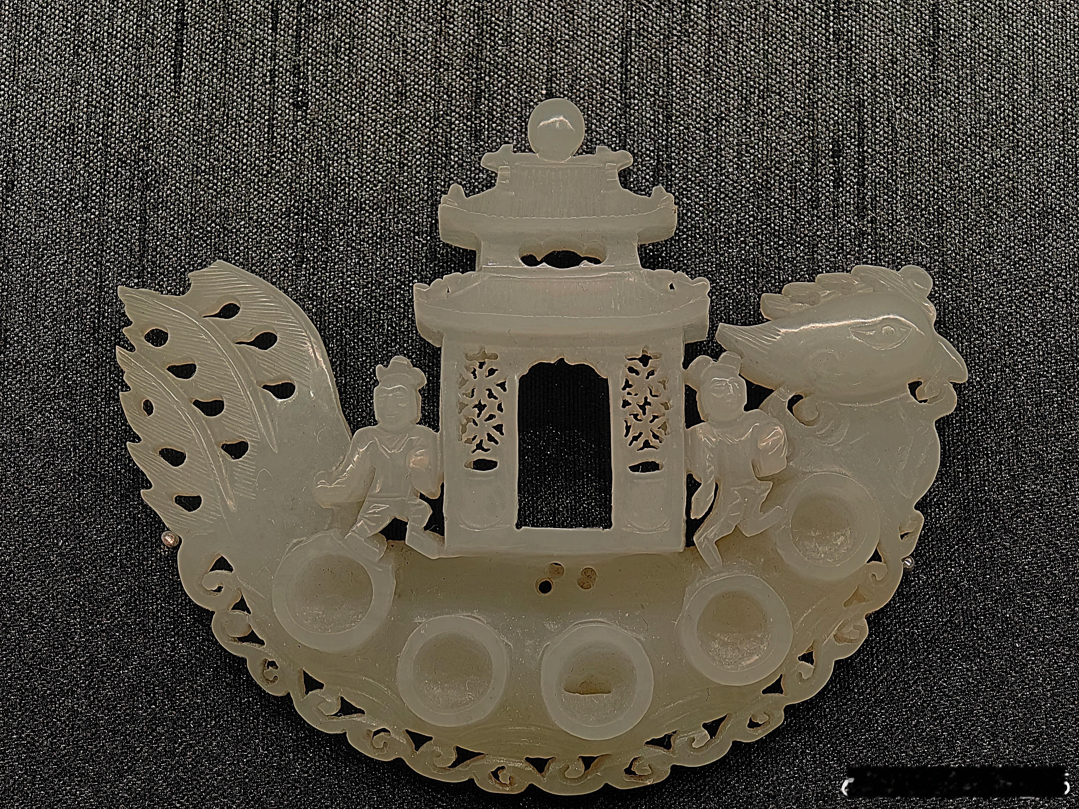 亭阁凤舟人物簪饰明（公元1368-1644年）国家博物馆藏整体呈现出凤舟的造型