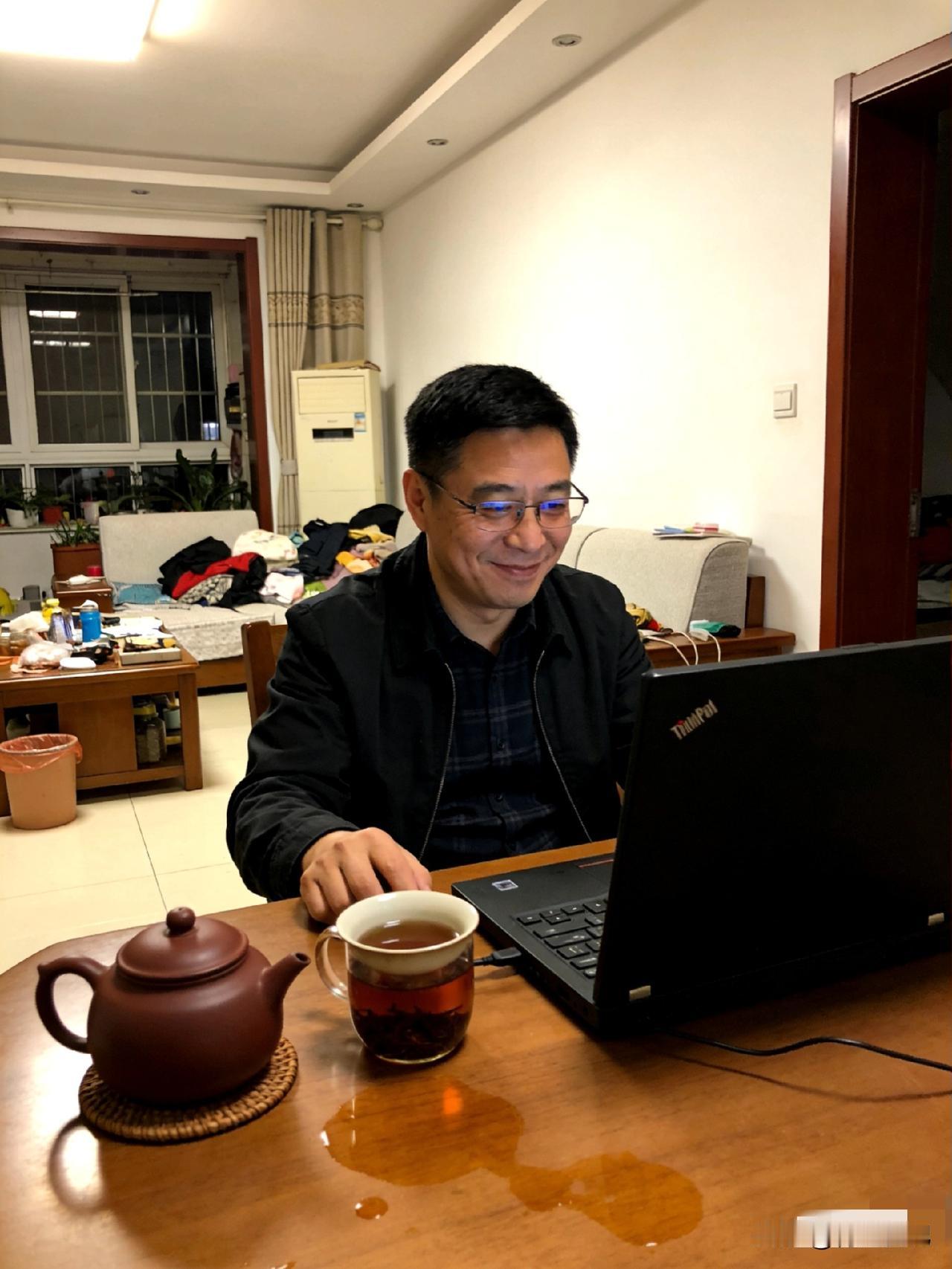 如果你在大街上拉住一个炒股的大爷，问他最痛的领悟是什么，十有八九会告诉你四个字：