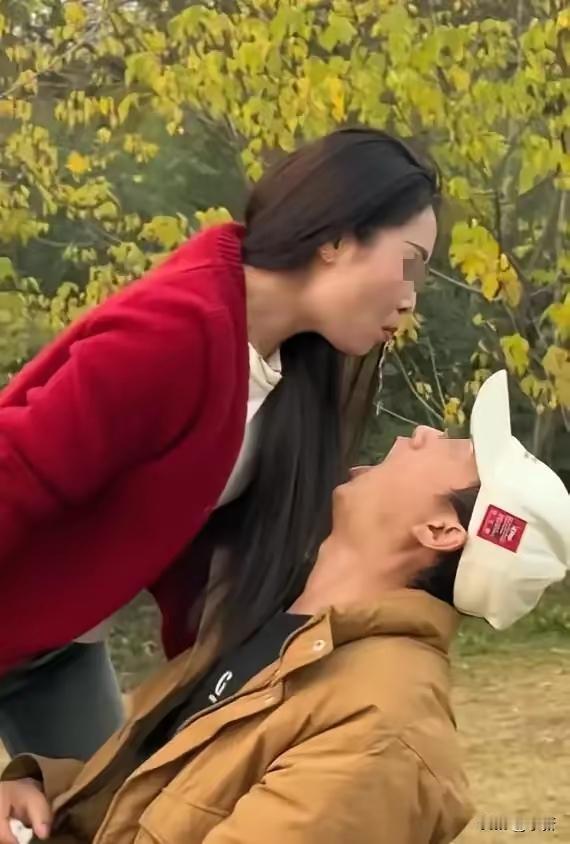 江苏露营喂水争议：一场玩闹，缘何引发全网热议？十二月初，江苏某露营地的一场户外