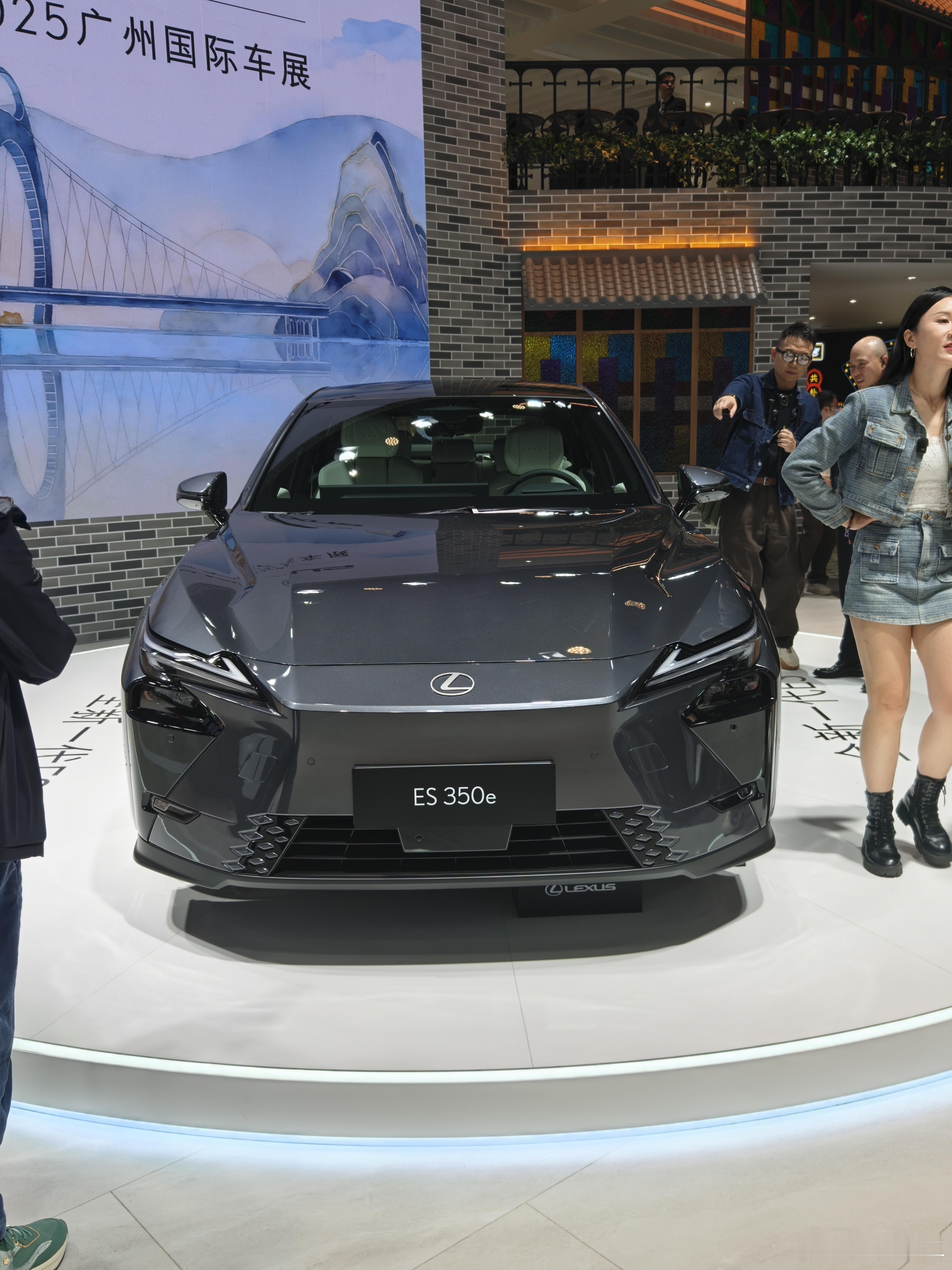 说实话，我觉得没有比亚迪汉好看