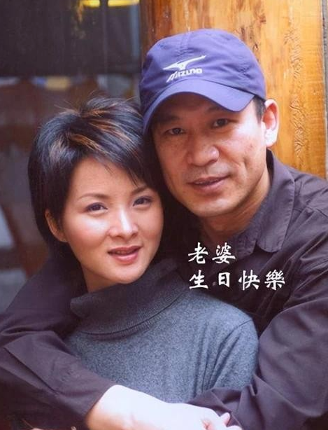 2000年，27岁的谢兰嫁给大自己11岁的师小红，两人约好了丁克，不要孩子，因为