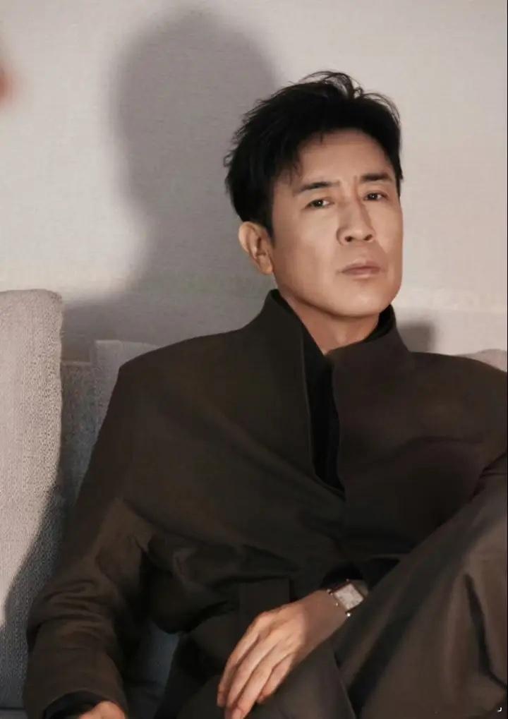 1.陈美嘉当时拍爱情公寓的时候入戏太深，是真的有些喜欢上了吕子乔，可现实里男演员