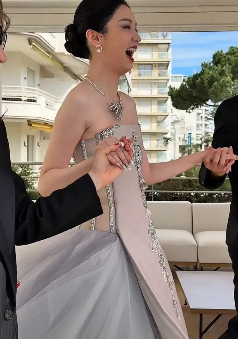 这是周也?怎么跟我印象里的不一样呢