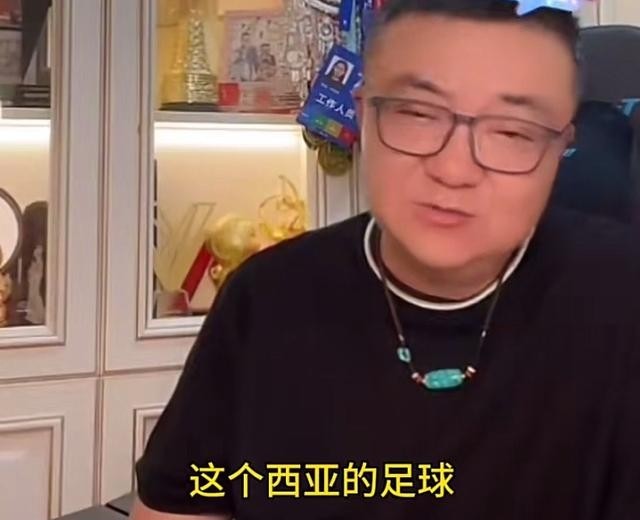 董路点评亚运会男足比赛：伊朗1-4输朝鲜是因为被中国队的死命防守丧失了对足球的信仰；西亚足球短期内难