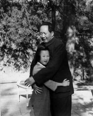 李讷晚年回忆：他曾问父亲和谁关系最好，毛主席干脆利落地说出4人：周恩来、朱德、柳