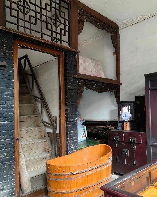 还是老祖宗的发明好，不会漏尿的上下床