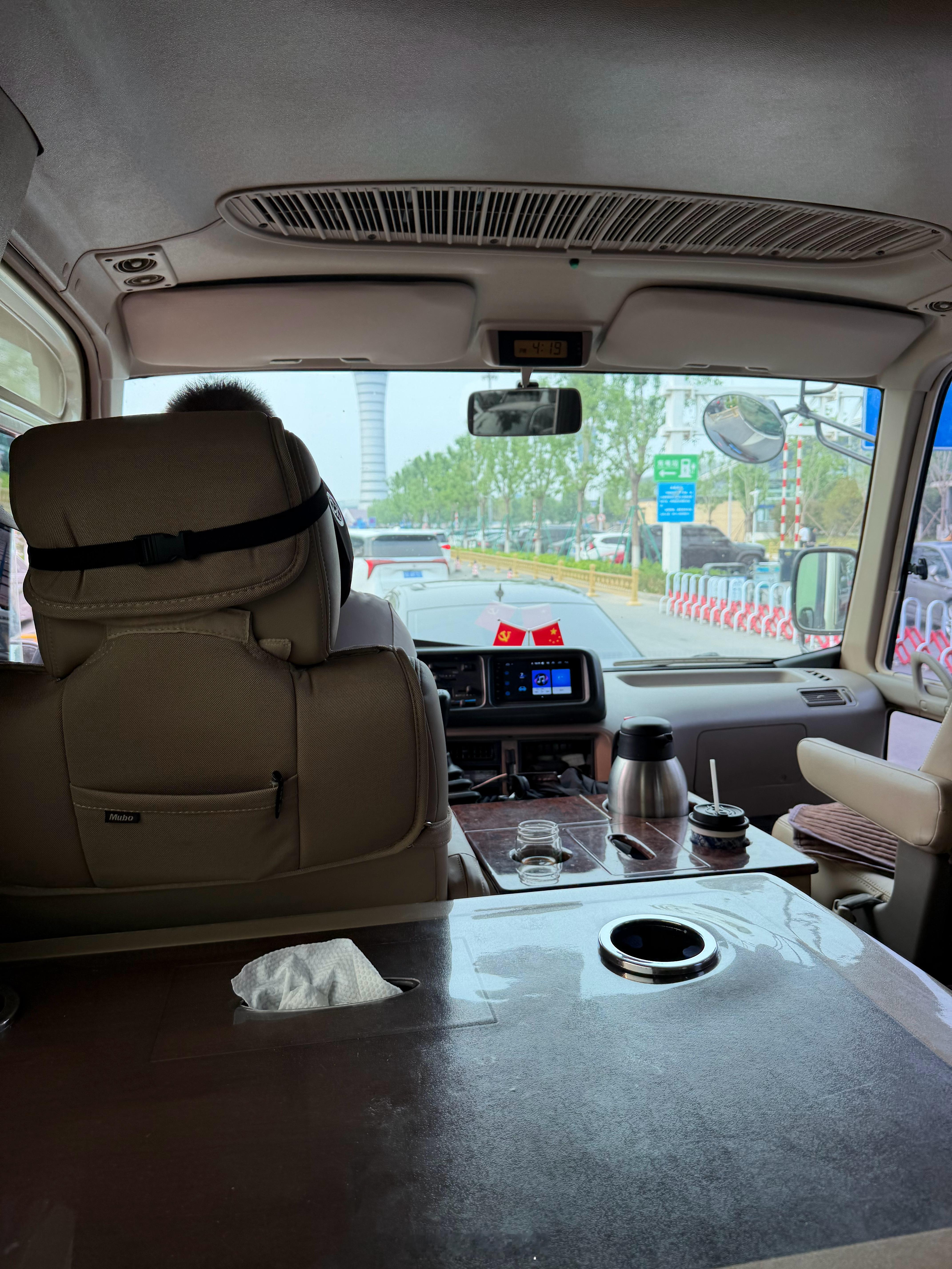 落地济南了，去泰山试驾泰山X8！接机待遇有点高了，我一个人专车