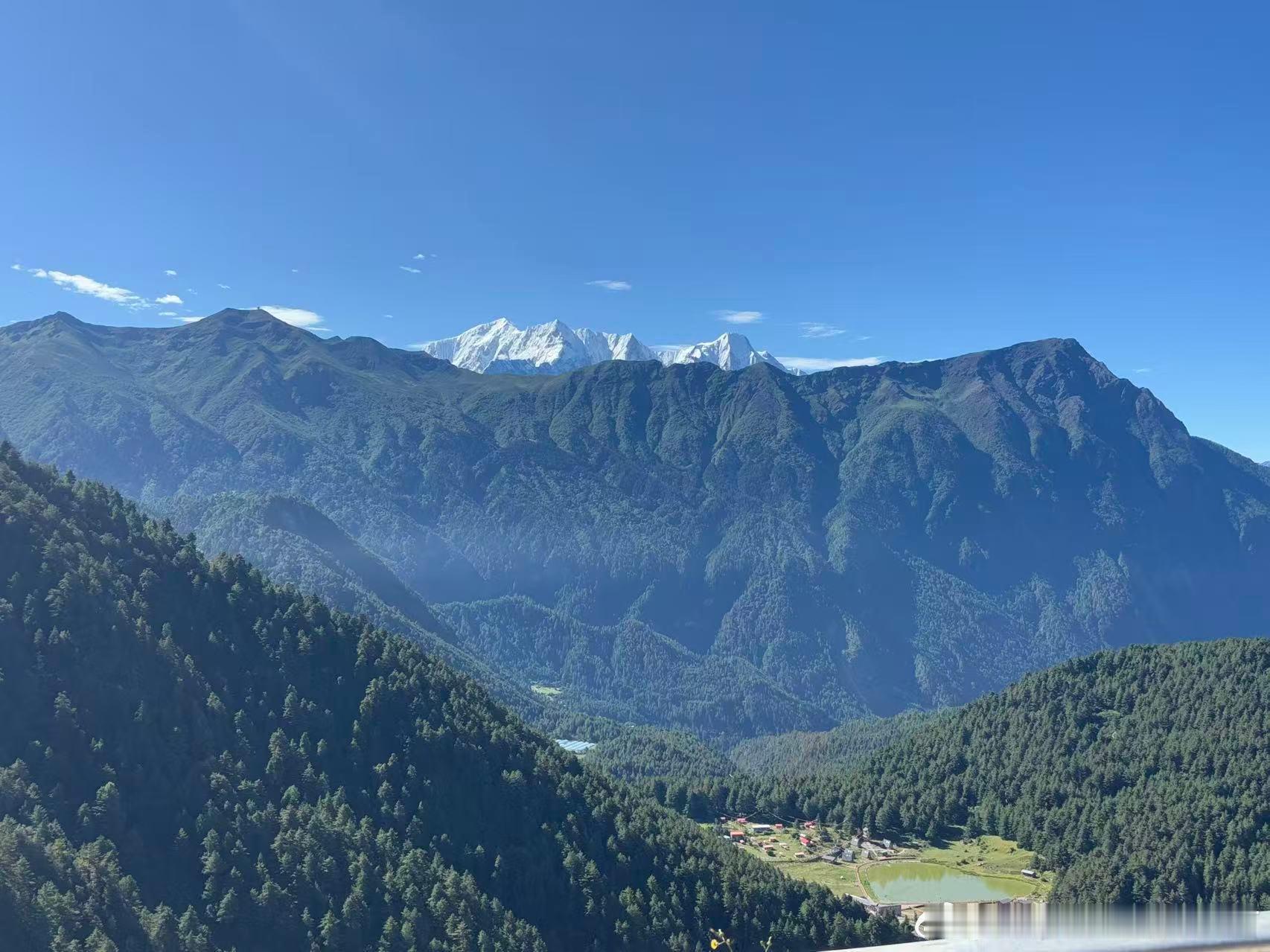 7月4日早晨，我们从吉隆县乃夏村出发，沿盘山公路下行，顺便刷刷鸟儿。尼泊尔方向几