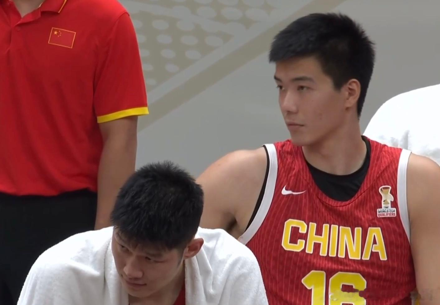 广东宏远官方发布海报，祝队内球员焦泊乔生日快乐。焦泊乔成功入选上一期中国男篮大名