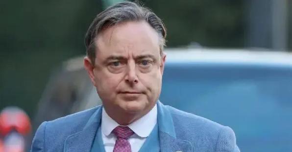 欧洲坐不住的国家越来越多了，果然没有猜错，俄罗斯很可能趁着美国陷入战争的时候打一