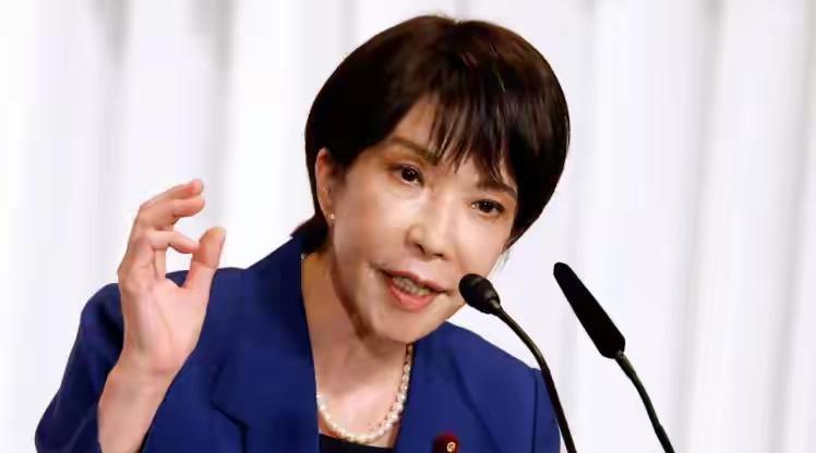 日本历史上首位女首相诞生希望她坚持自己的本心不要改变据《朝日新闻》10月4日