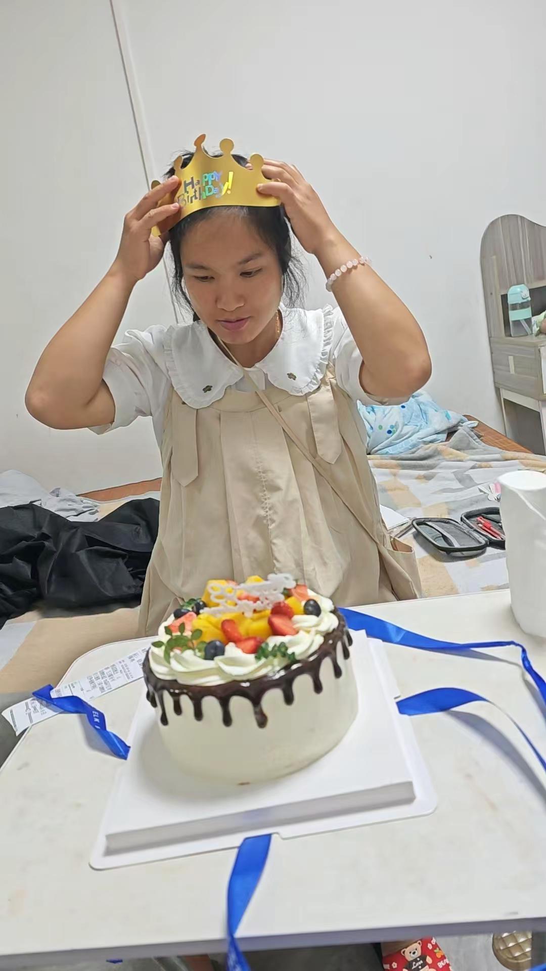 生大儿子的时候，我比你们命苦，月子餐自己做的，没人照顾，吃什么还是看孩子奶奶的脸