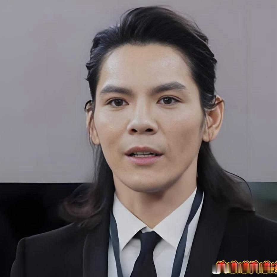 向佐做到这一点不容易！记者问向佐:“你家这么有钱，你为什么还要做直播，上综艺，你