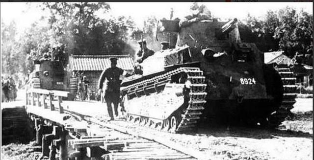 1938年，桂军189师师长俘虏了两名日军，看着日军矮小的身材，师长灵机一动，