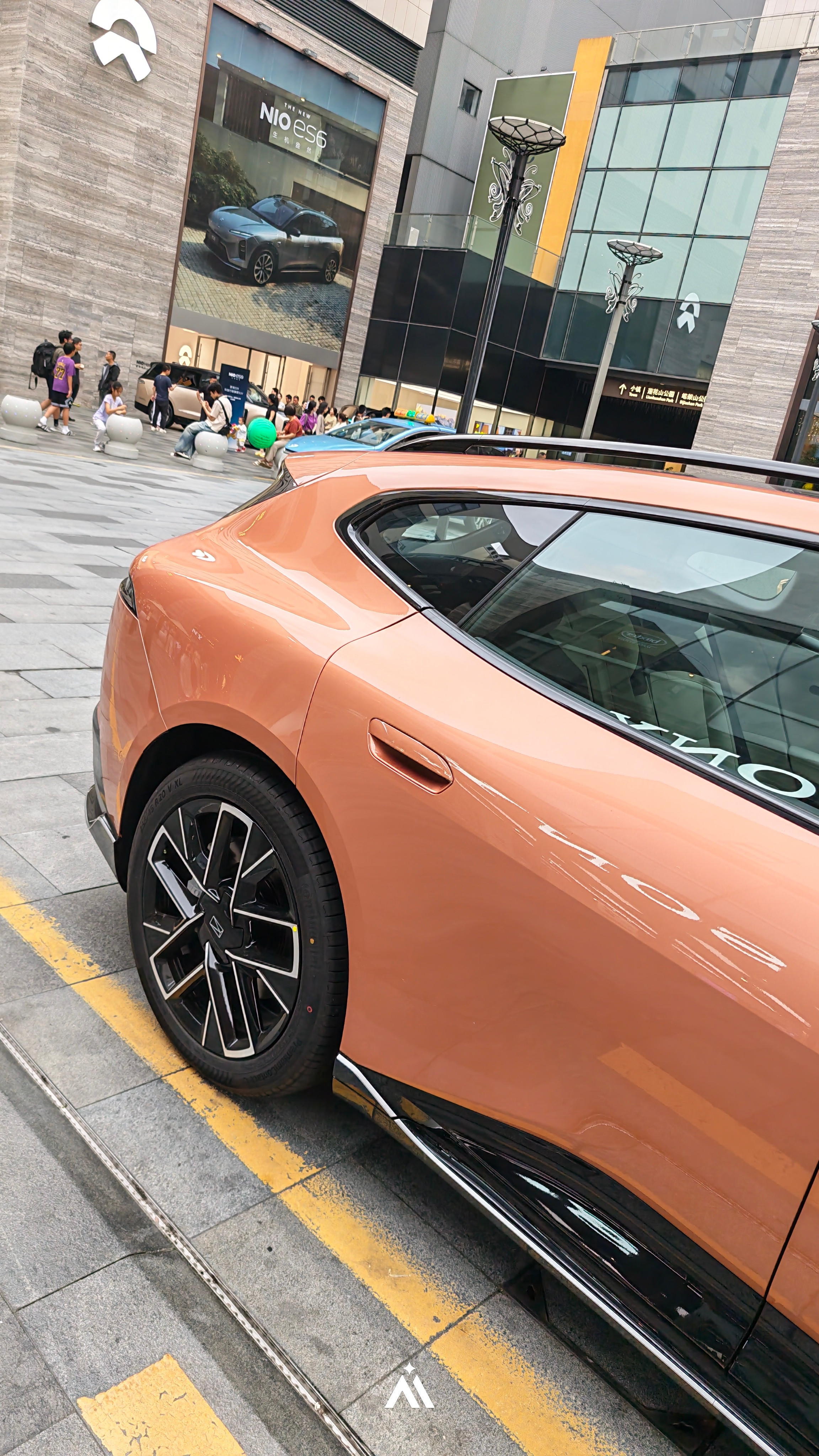 阿维塔06T，模样不错，油漆是真好，范儿够够的，对标的车，在图里深圳·深圳深业