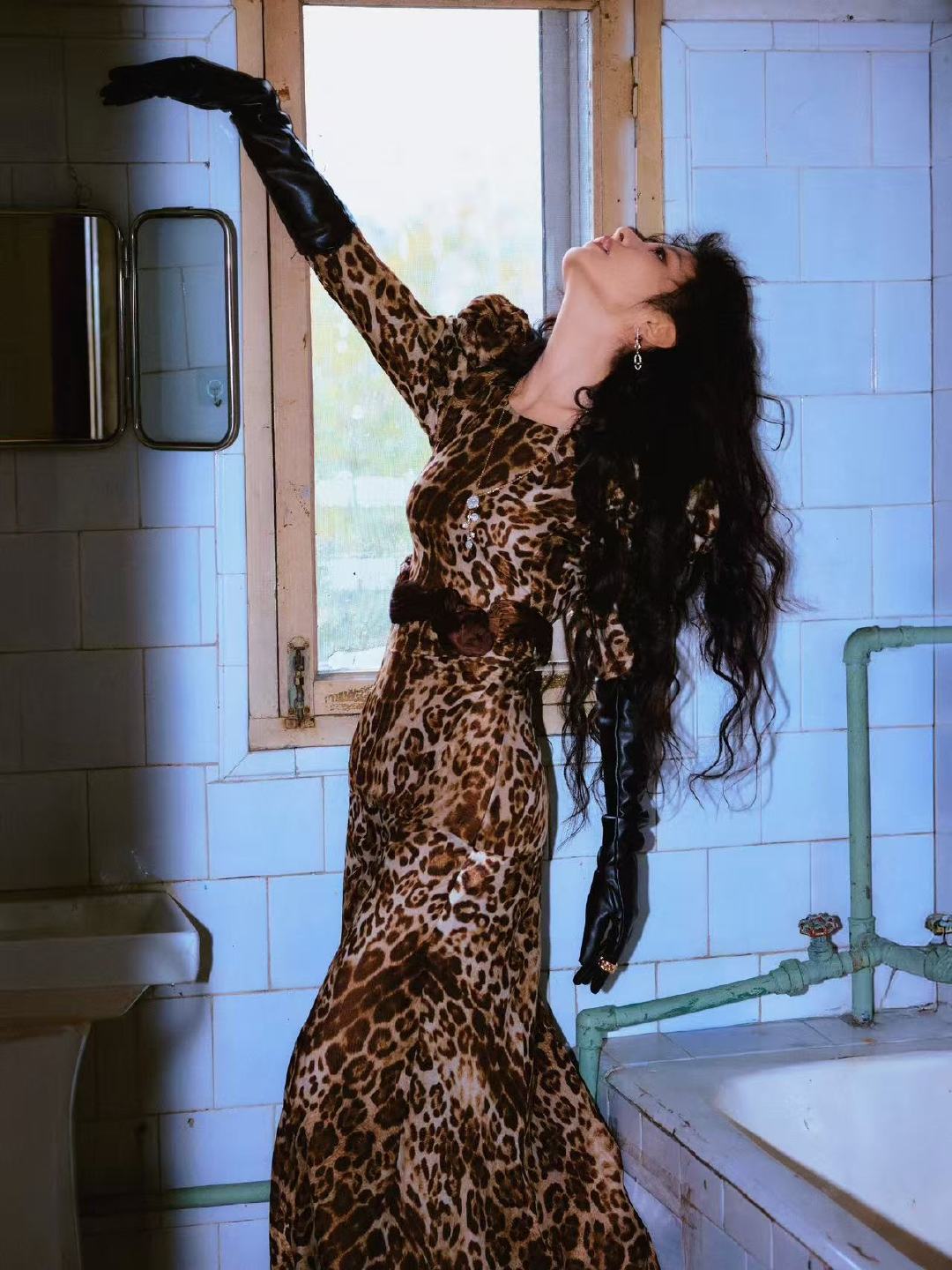 田曦薇豹纹女郎田曦薇好野好野的豹纹女郎！