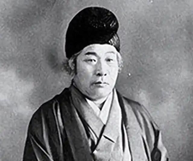 怪不得日本这么着急想跟咱们打一仗，日本出了个特别神的预言家叫王仁三郎，他最出名的