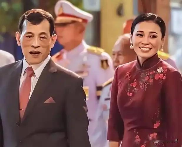 泰王：哥开门啊！大中：几百年了，这是啥风把你给吹过来的？泰王：没啥事哪敢叨扰