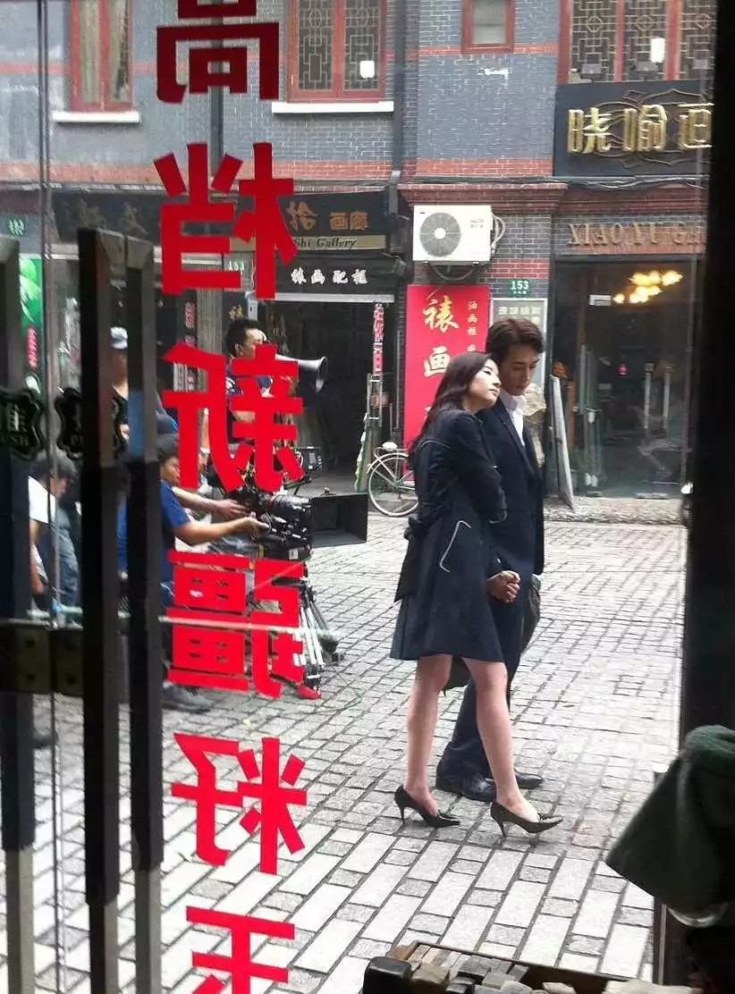 这一对曾经的明星情侣，你看眼熟不？