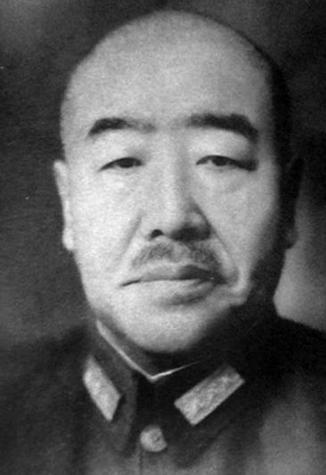 1943年，孙殿英打探到消息，庞炳勋躲在太行山凤凰山黑风洞，立刻领着日军赶去，庞