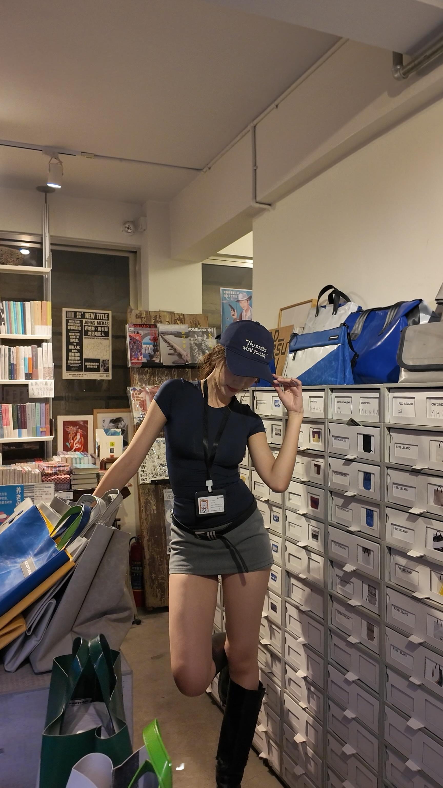 🧸AmericanVintage📜新來的美式書店店員​​​