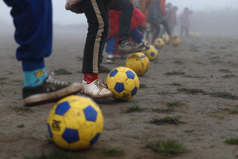 我还挺看好永州队足球练兵的。就拿永州和株洲这场比赛来说，在还剩两轮的情况下，练兵