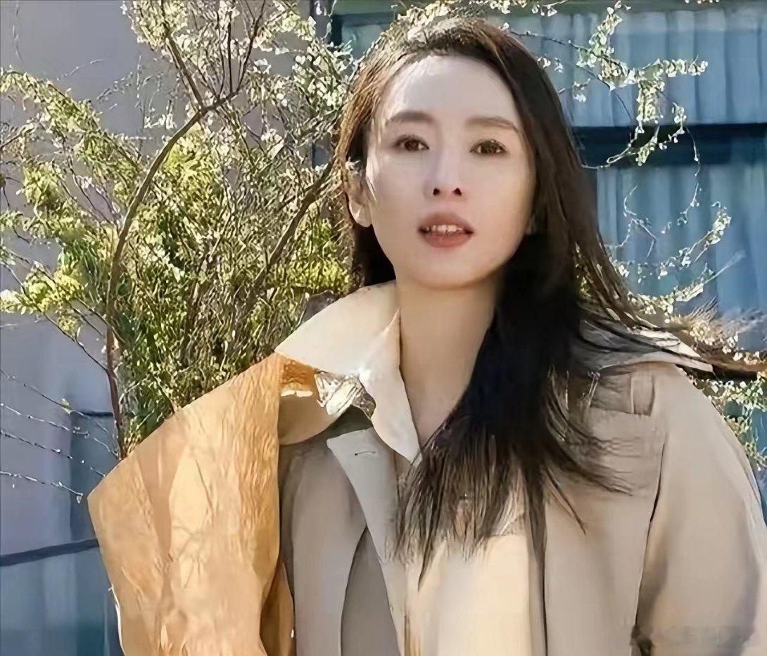 大家不要羡慕童瑶和王冉了，我们永远也成为不了他们，原因很简单，有个条件我们根本达不到，那就是，这两人