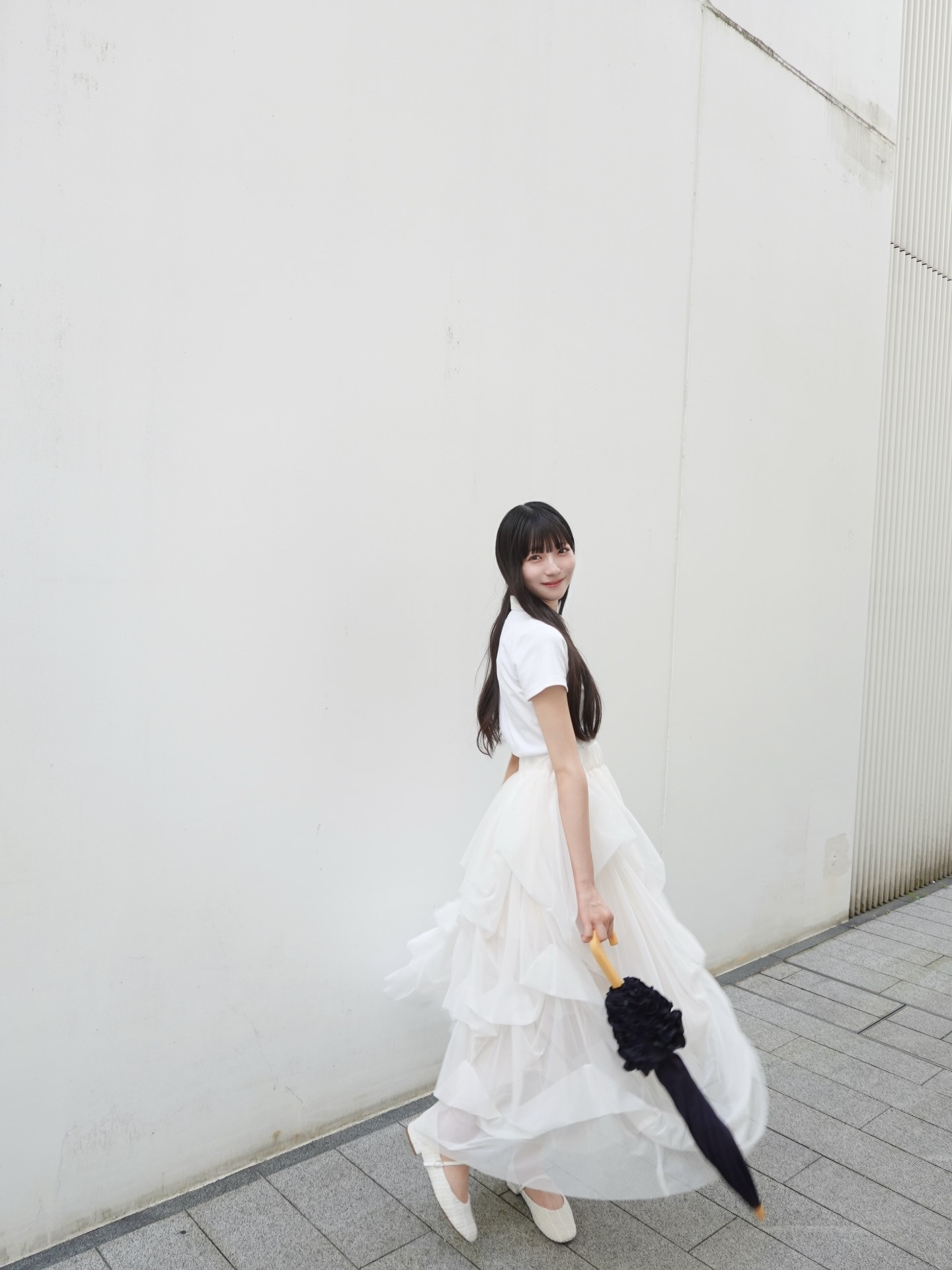 宮地すみれ🦥「🦢♡私服、この日は真っ白でした︎~ずっと着たかったトップスにふ