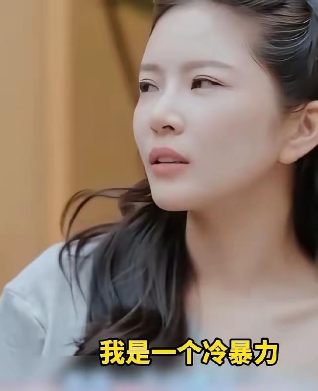 综艺里王灿一句“我拉黑的不是人，是那一刻的情绪”，把杜淳送上30次“小黑屋”热搜