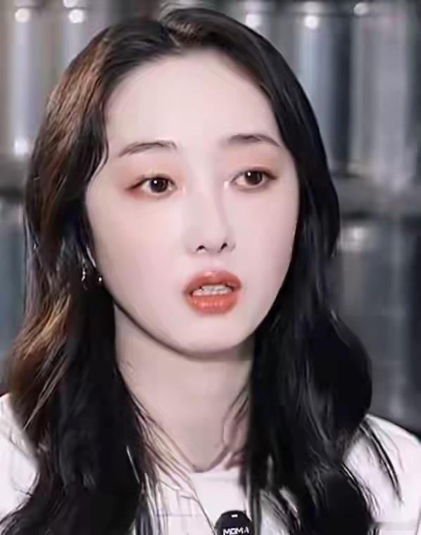 表妹跟她婆婆吵架了。因为表妹的小女儿从小对鸡蛋过敏，她婆婆过来帮她做饭，表妹还