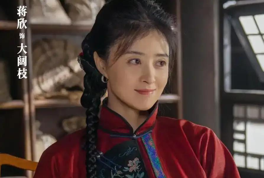 央视再甩王炸剧！接档《生万物》，胡军李乃文雪原玩命！《归队》今晚开播，这不是一部