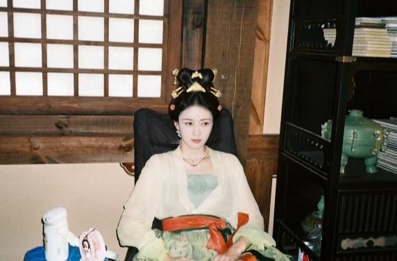 白鹿“你是常年不败的花，温暖四季的光”白鹿🥀白鹿王韵娜​​​