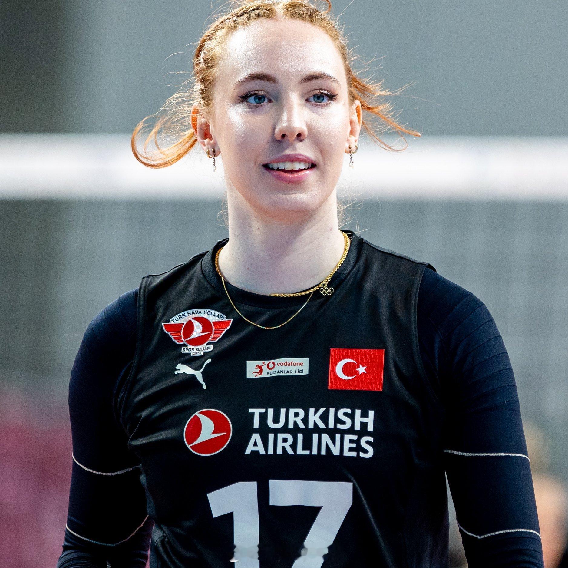 排球转会动态12月17日，据意大利媒体报道，科内利亚诺俱乐部正密切关注土航的巴