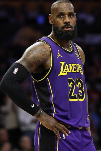 当你的球队拥有一个联盟前三的球员一个历史级别的老将巨星，一个MVP第七燃起的