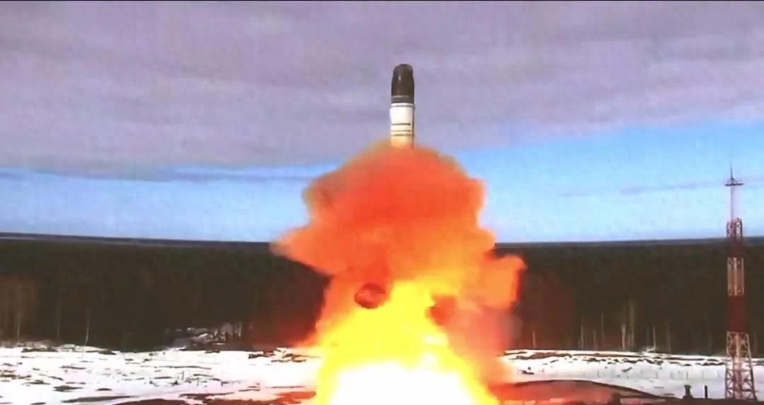 俄乌冲突升级，西方介入迷雾重重1月9日凌晨，炸了，到处都在炸，俄军空袭乌克兰多