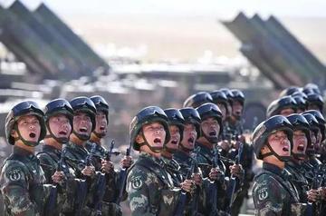 中国应当公开提醒任何国家，谁要是敢打击中国本土目标，不管从哪儿发动攻击，中国在毁