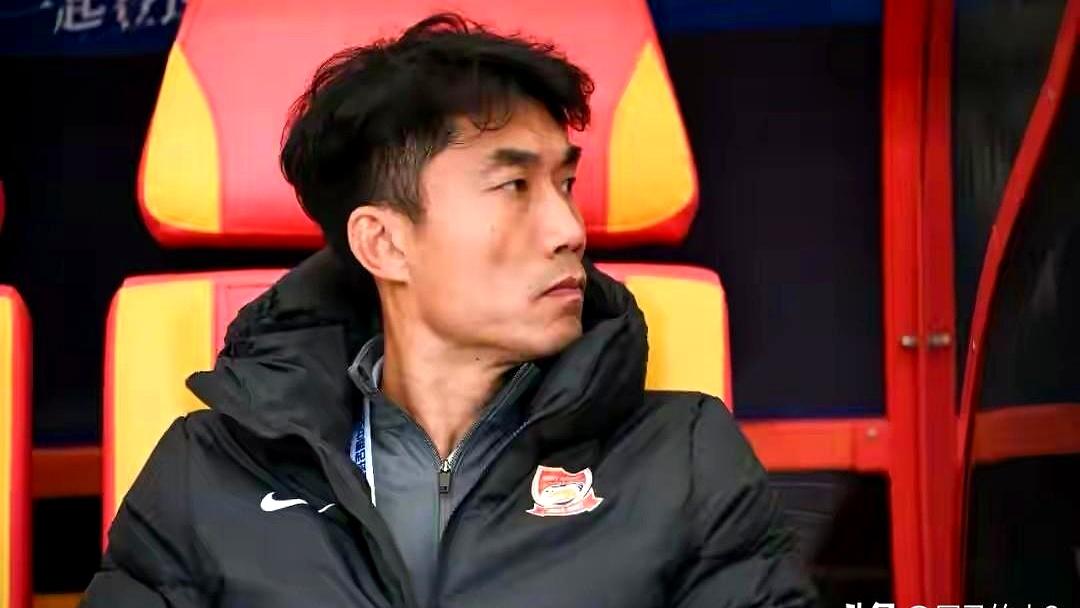 真是运气背到家，郑智开季两连败。中超第二轮，青岛西海岸客场1比4不敌上海海港，