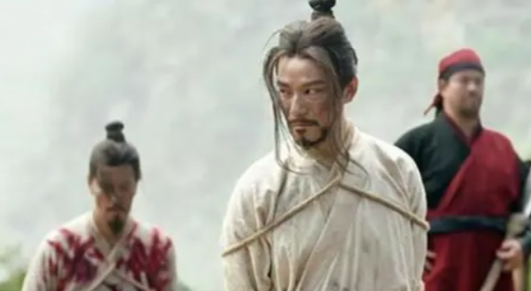 1661年，金圣叹被砍头，临刑前，他小声对刽子手说：“我耳朵里有200两银票，先