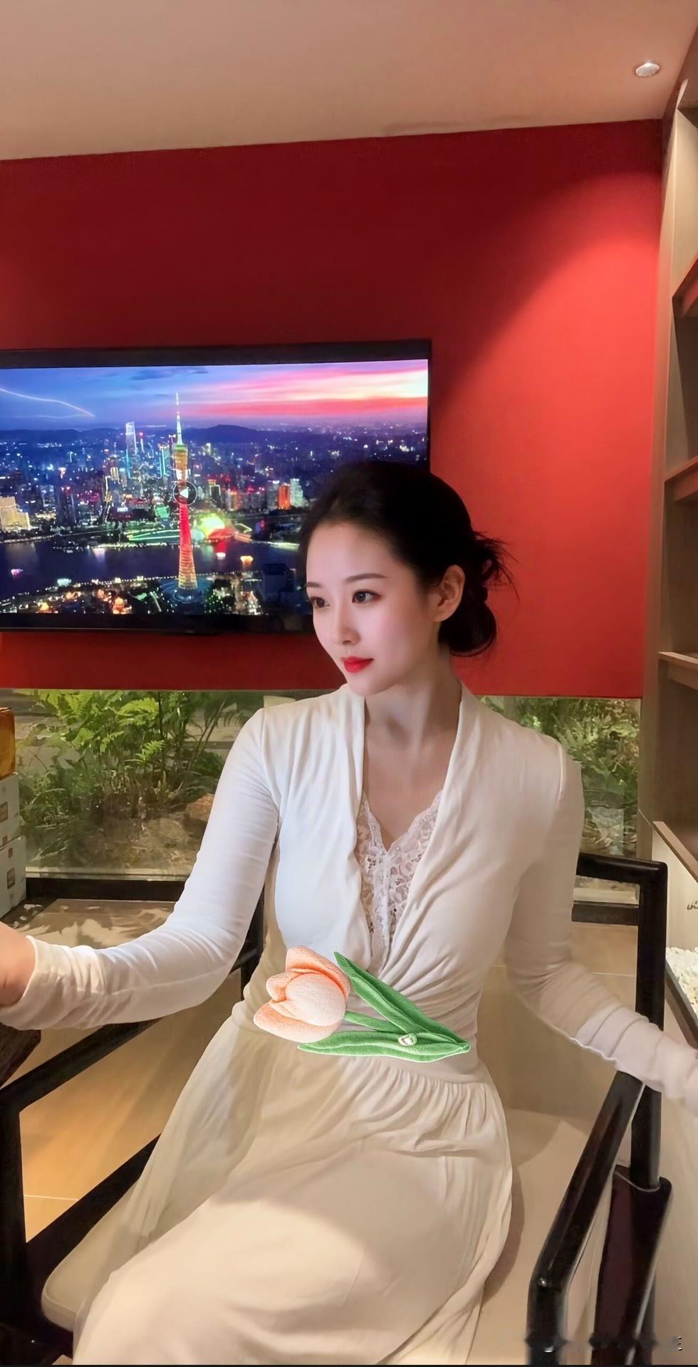 终于活成了自己最讨厌的样子，却还得笑着说还好。