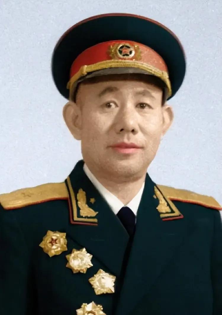 1951年，志愿军师长违抗军令，率9000残兵掉头杀向3万美军。13天后李奇微才