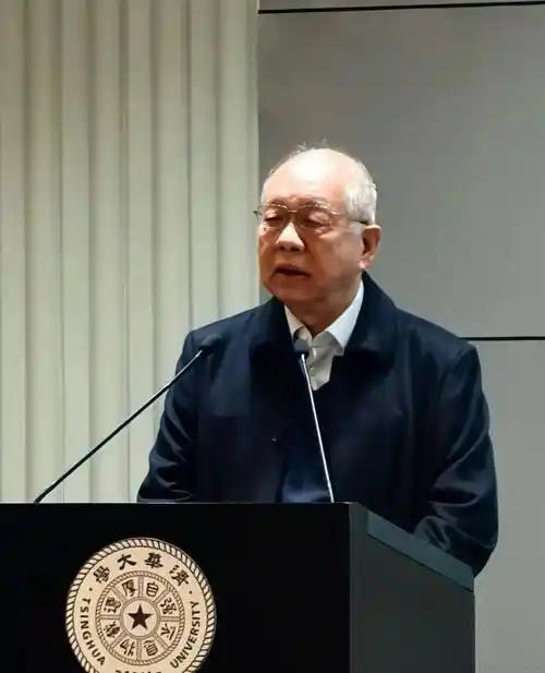 🐰没人愿意承认，却不得不面对！丘成桐公开谈中国数学发展现状，直言与美国相比