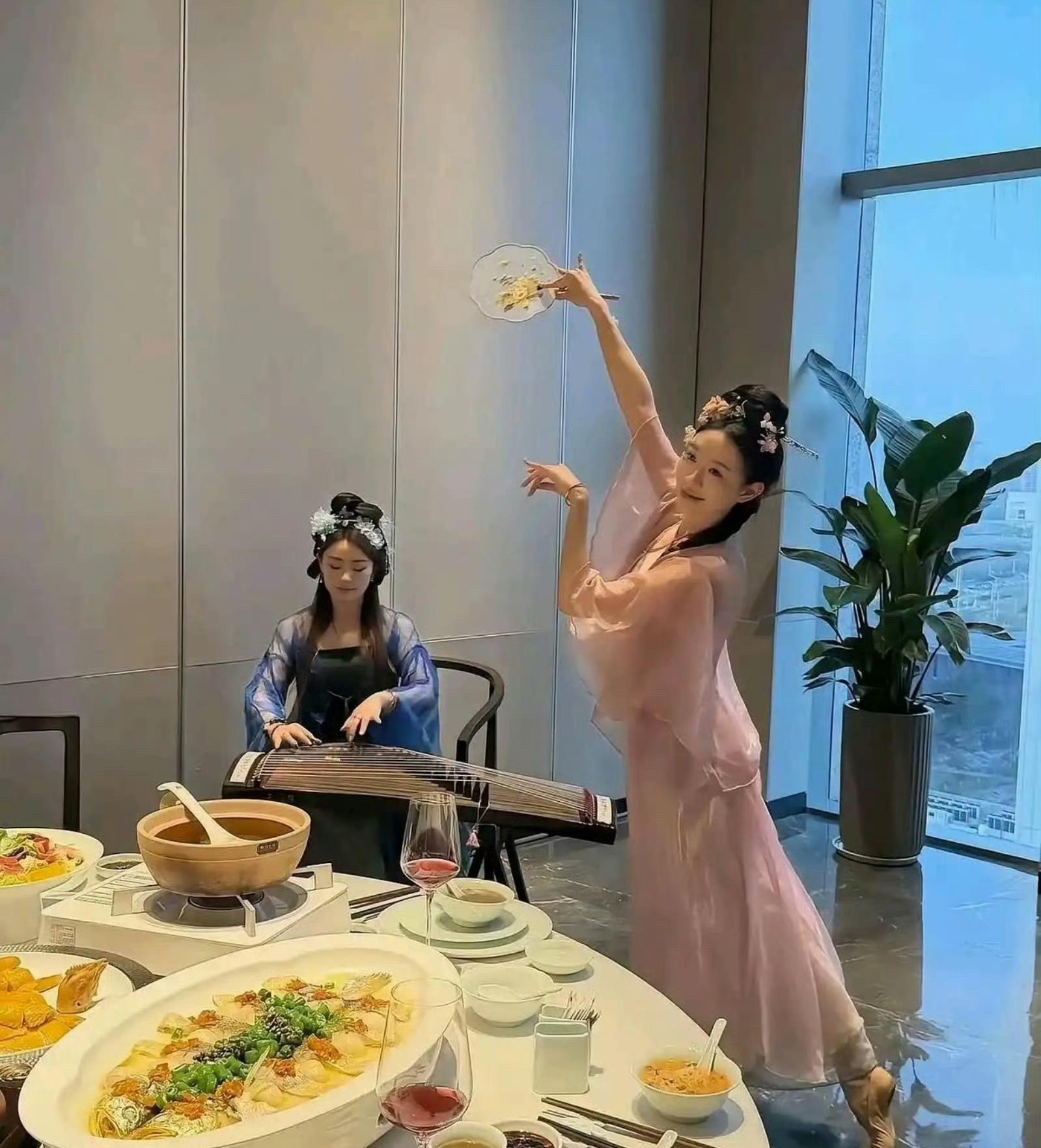不懂就问，现在外面吃饭都这么高级了吗？