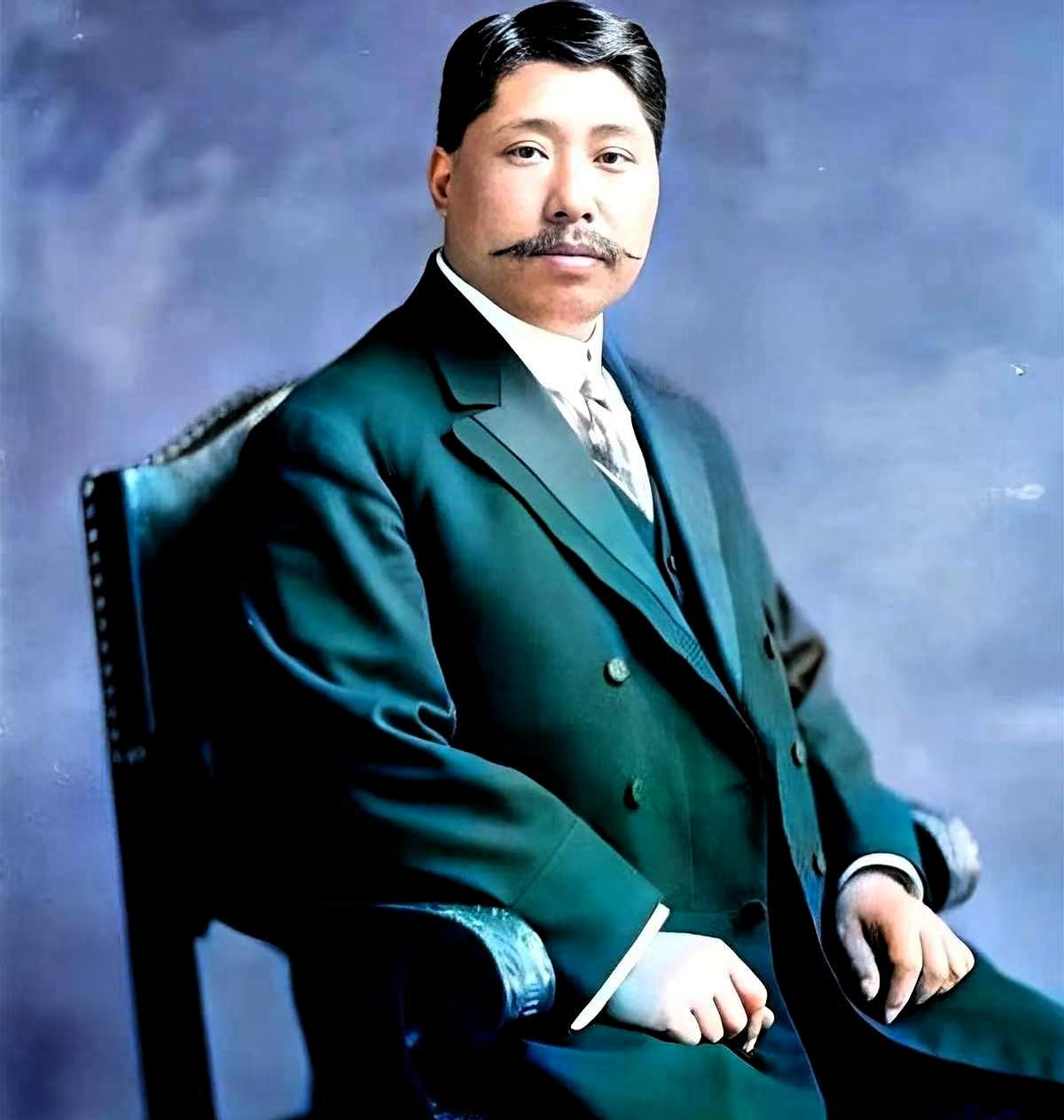 我跟你说个长沙的往事，听完心里满是感慨。黄兴，他是实打实的富家少爷，骑马去收自家