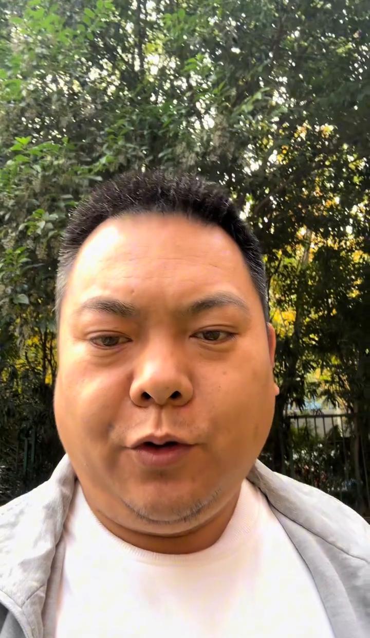 胡歌接了《张居正》，不演王子不装仙，直接演大明首辅。陈道明在背后盯着，五亿砸进