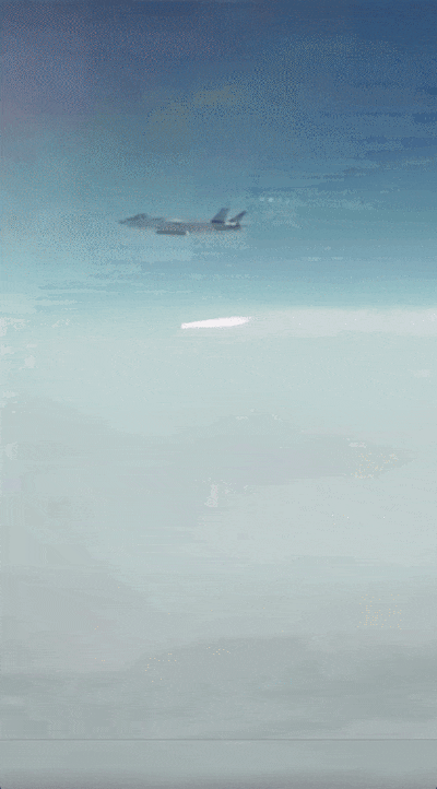 1月13日，据社交网站公布了歼一20隐身五代机发射高超音速导弹画面，这款新型导弹