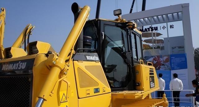 中日机械巨头对比：日本小松年营收270亿美元，徐工集团有多少？当日本工程机