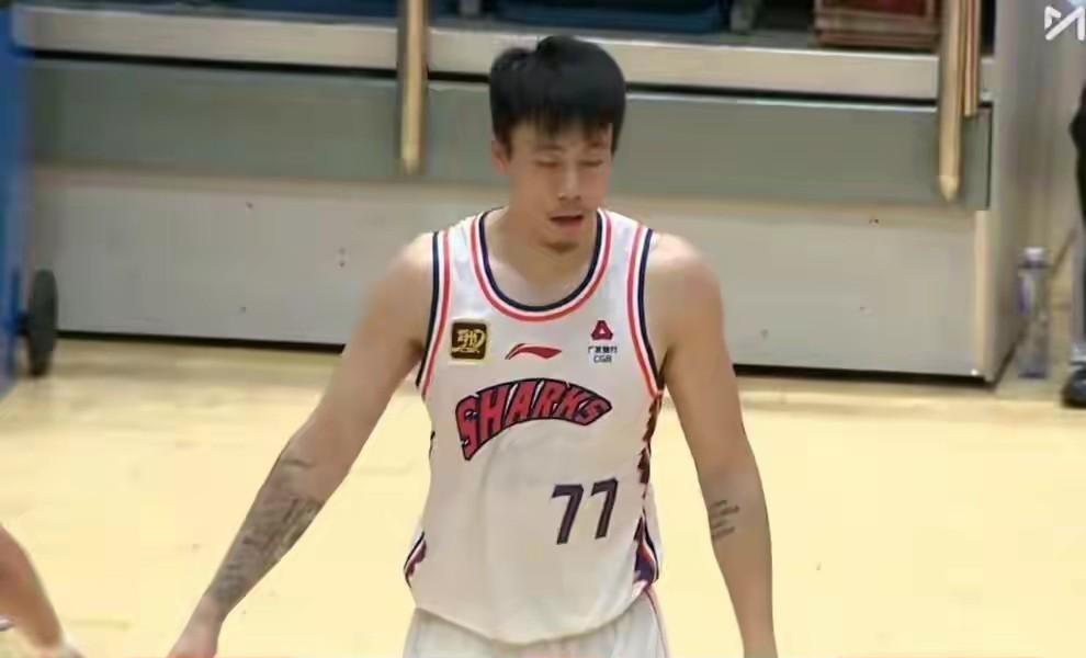 一场热身赛，张镇麟发挥一般也很正能，上海队和没有余嘉豪和王奕博的渐江稠州队热身，
