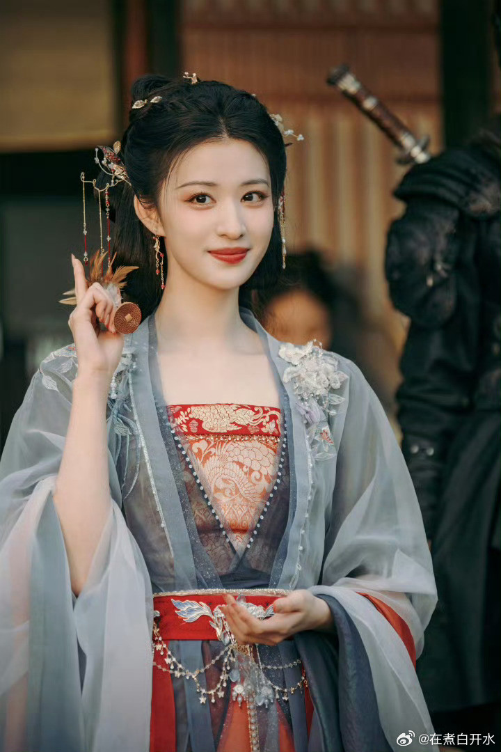 王楚然仿妆还以为本尊来了看了仿妆才真get到王楚然的颜值有多绝，这就是妖妃级美貌